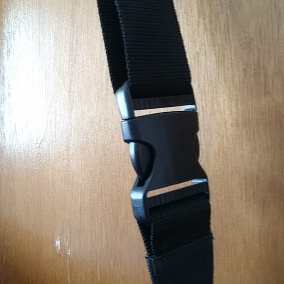 LIKE NEW AEROPOSTALE MESSENGER BAG - Picture 12 of 16